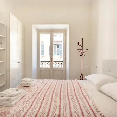 Trastevere Penthouse アパート ローマ